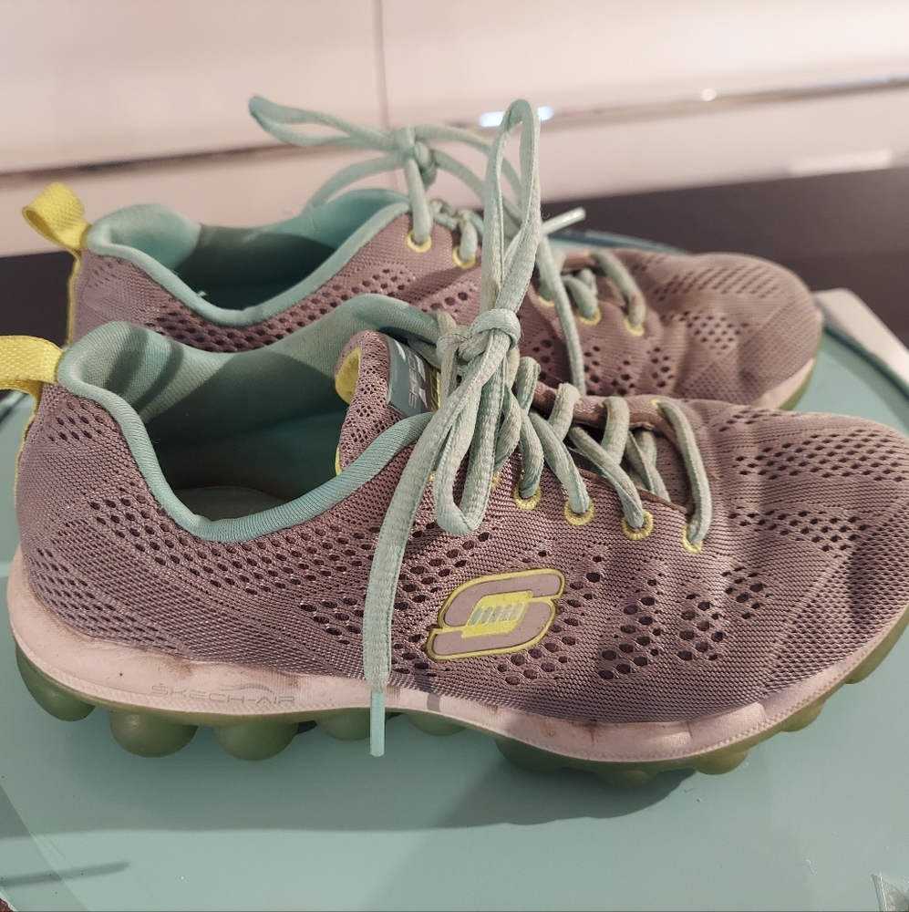 Skechers Tennis shoes
